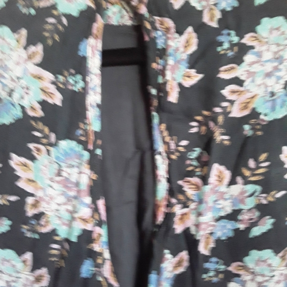 Adorable Long Sleeve Mini Floral Volcom Dress Size Medium - Picture 8 of 10